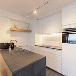 In By Marina Views Apartment *