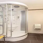 Apartment In By Marina Views *