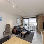 Apartment In By Marina Views *