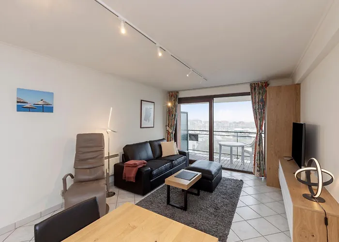 In By Marina Views * 布兰肯贝赫