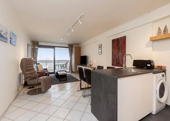 In By Marina Views * 布兰肯贝赫