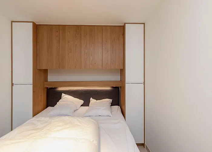 公寓 In By Marina Views *