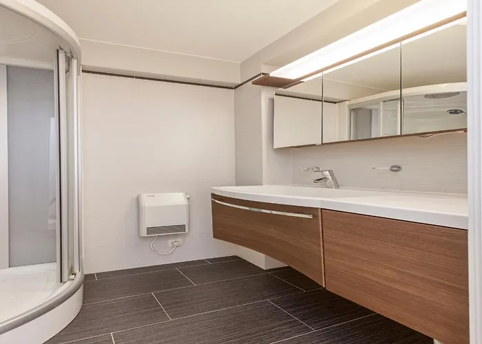 In By Marina Views 布兰肯贝赫