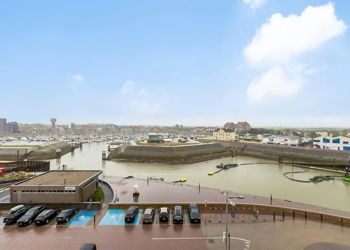 In By Marina Views 布兰肯贝赫