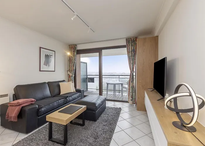 In By Marina Views * 布兰肯贝赫